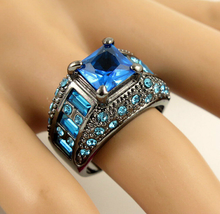 Betsey Johnson Blue Stoned Ring, Size 9
