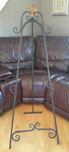 Easel - Fleur De Lis  (rental)