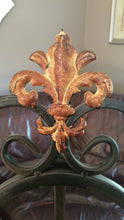 Easel - Fleur De Lis  (rental)