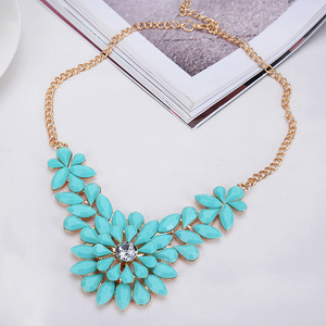 Turquoise Daisy Fashion Necklace